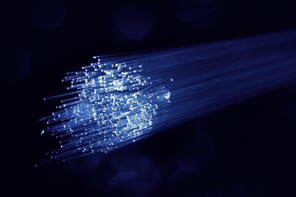 why-optic-fibers-are-better-for-data-cabling-comet-technology